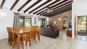 Pet Friendly - Stroll To The Beach - Entire House